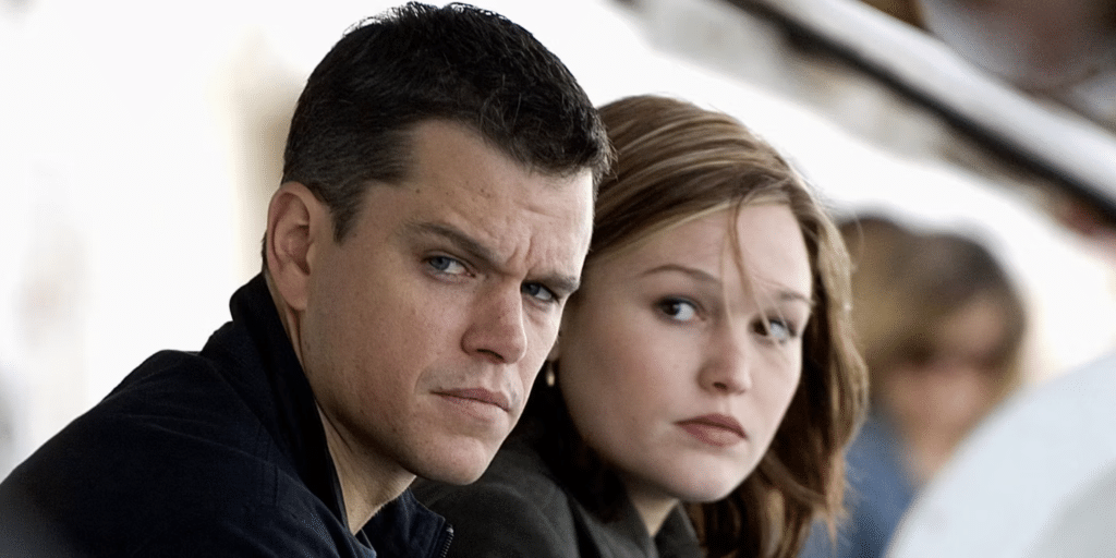 Still image of Julia Stiles and Matt Damon from Paul Greengrass' 2007 espionage action-thriller film "The Bourne Ultimatum". 